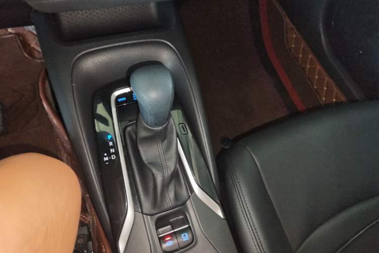 Used Toyota Allion 2022 2.0L Elite Edition Gear Lever