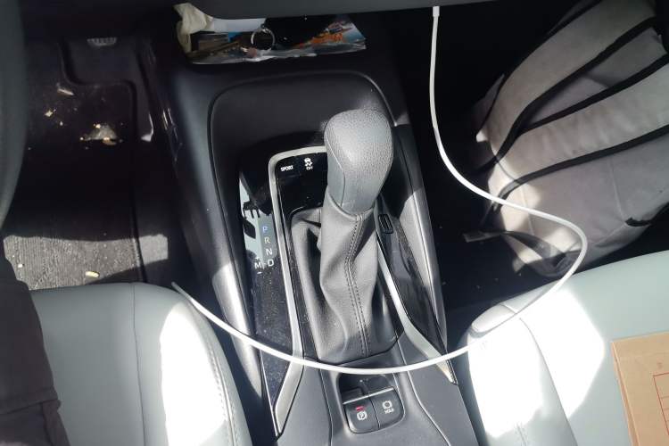 Used Toyota Allion 2022 2.0L Elite Edition Gear Lever