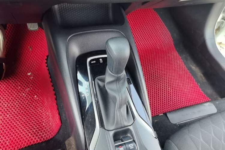 Used Toyota Allion 2022 2.0L Elite Edition Gear Lever