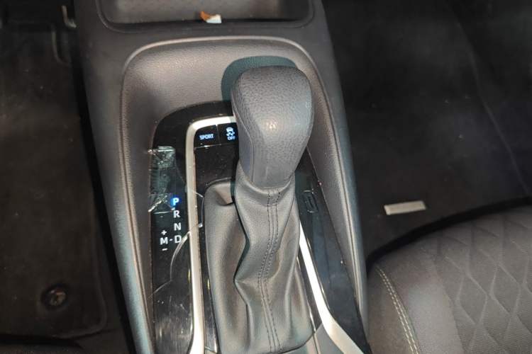 Used Toyota Allion 2022 2.0L Elite Edition Gear Lever