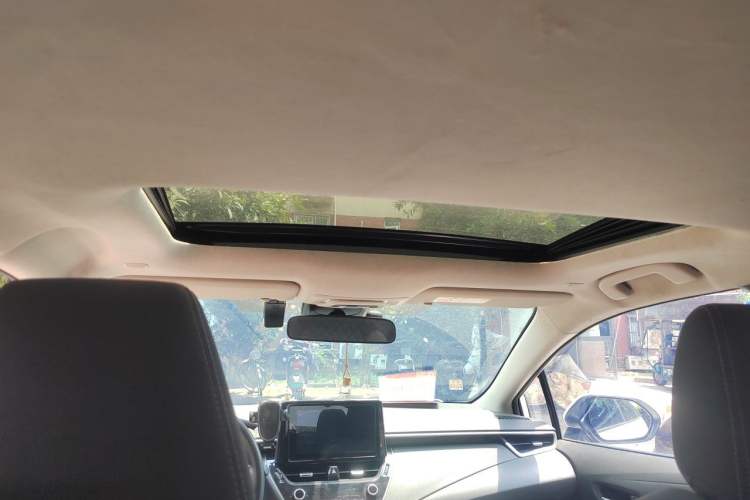 Used Toyota Allion 2022 2.0L Elite Edition Headliner