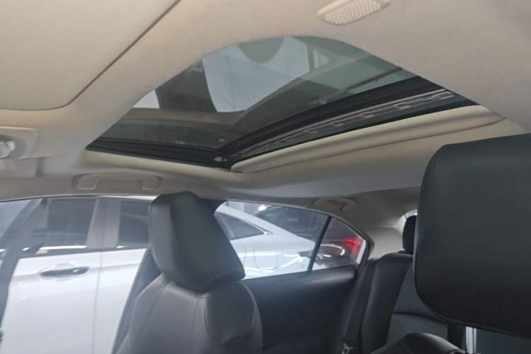 Used Toyota Allion 2022 2.0L Elite Edition Headliner