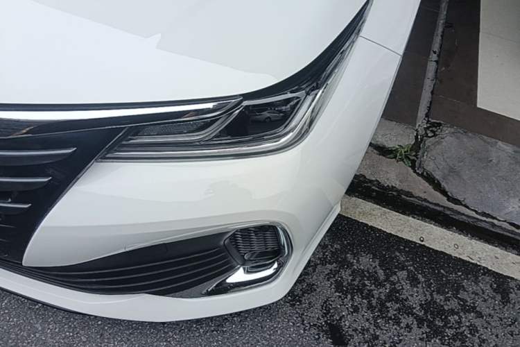 Used Toyota Allion 2022 2.0L Pioneer Edition Left Front Headlight