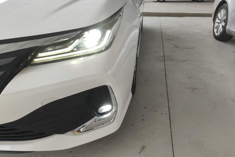 Used Toyota Allion 2022 2.0L Elite Edition Left Front Headlight