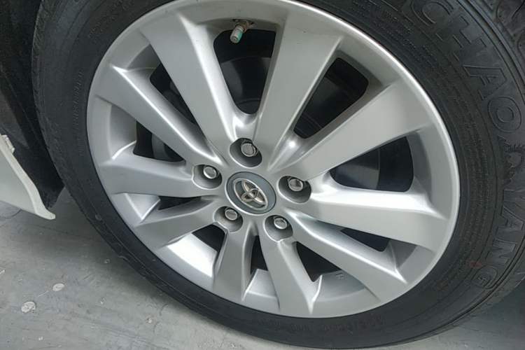 Used Toyota Allion 2022 2.0L Prestige Edition Left Front Wheel Hub