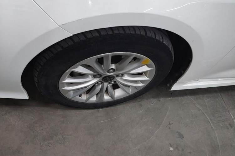 Used Toyota Allion 2022 2.0L Elite Edition Left Front Wheel Hub