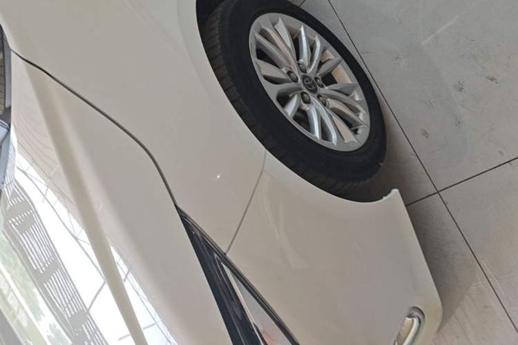 Used Toyota Allion 2022 2.0L Elite Edition Left Front Wheel Hub