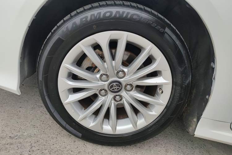 Used Toyota Allion 2022 2.0L Elite Edition Left Front Wheel Hub