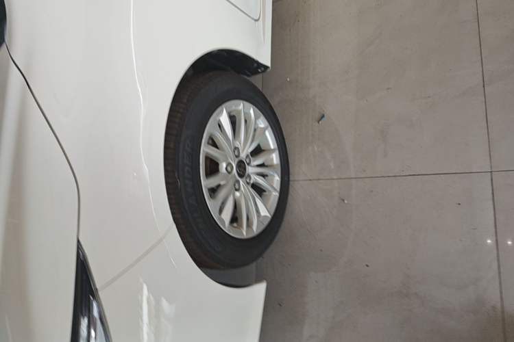 Used Toyota Allion 2022 2.0L Elite Edition Left Front Wheel Hub