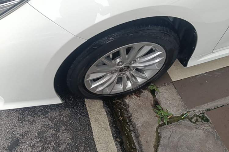 Used Toyota Allion 2022 2.0L Pioneer Edition Left Front Wheel Hub
