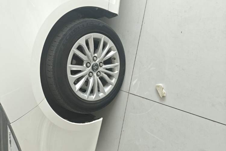 Used Toyota Allion 2022 2.0L Elite Edition Left Front Wheel Hub