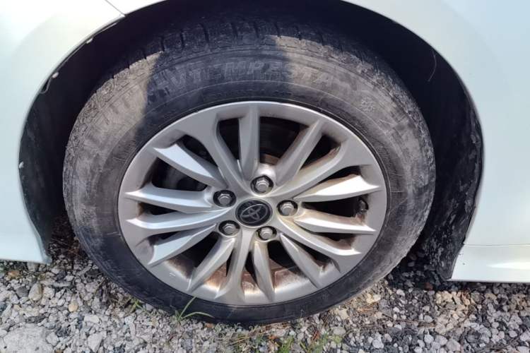 Used Toyota Allion 2022 2.0L Elite Edition Left Front Wheel Hub
