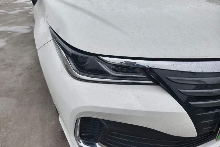 Used Toyota Allion 2022 2.0L Elite Edition Right Front Headlight
