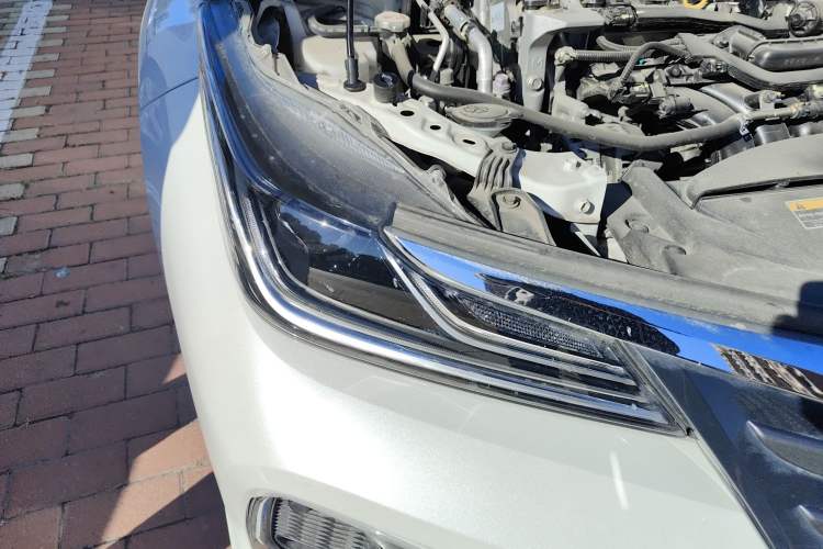 Used Toyota Allion 2022 2.0L Elite Edition Right Front Headlight
