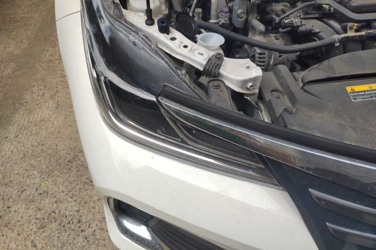 Used Toyota Allion 2022 2.0L Elite Edition Right Front Headlight