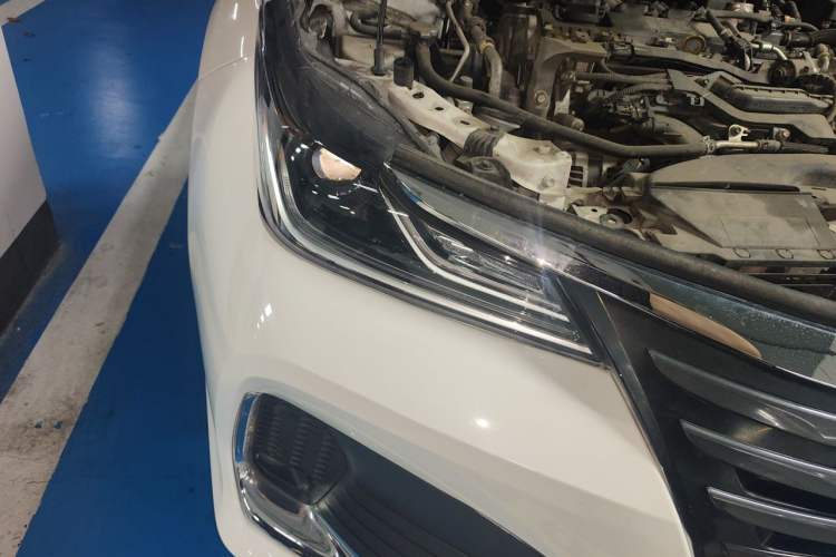 Used Toyota Allion 2022 2.0L Elite Edition Right Front Headlight