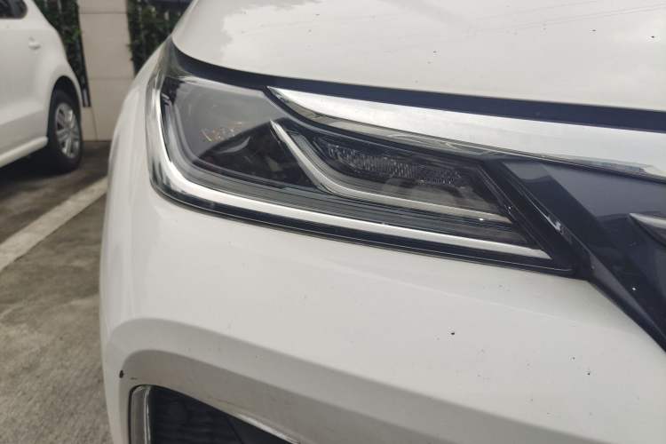 Used Toyota Allion 2022 2.0L Elite Edition Right Front Headlight
