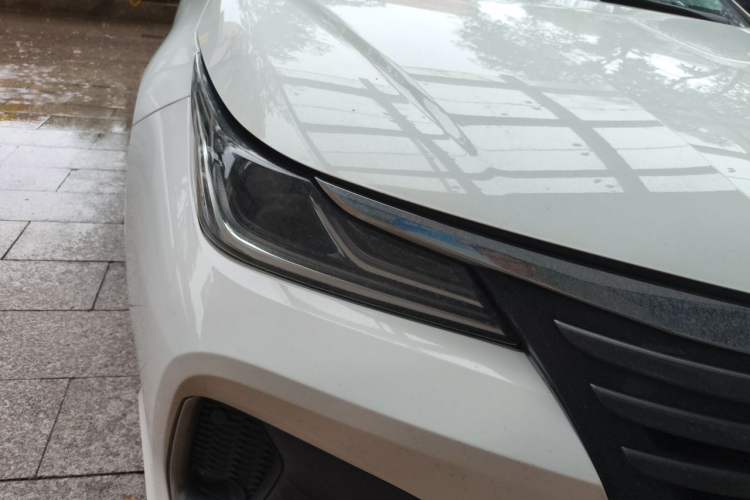 Used Toyota Allion 2022 2.0L Pioneer Edition Right Front Headlight