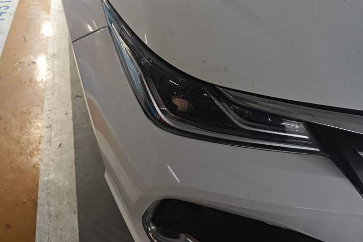Used Toyota Allion 2022 2.0L Elite Edition Right Front Headlight