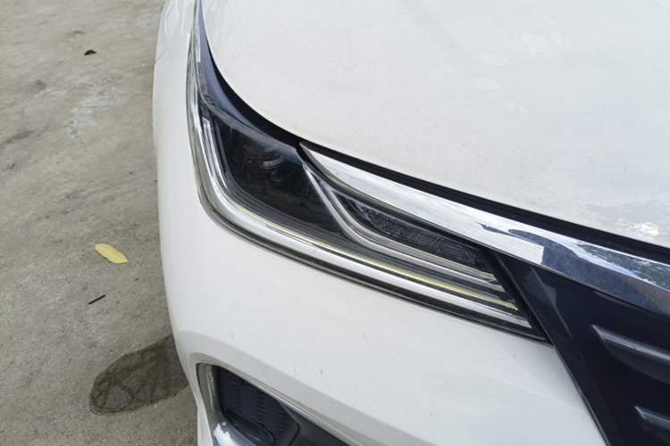 Used Toyota Allion 2022 2.0L Elite Edition Right Front Headlight
