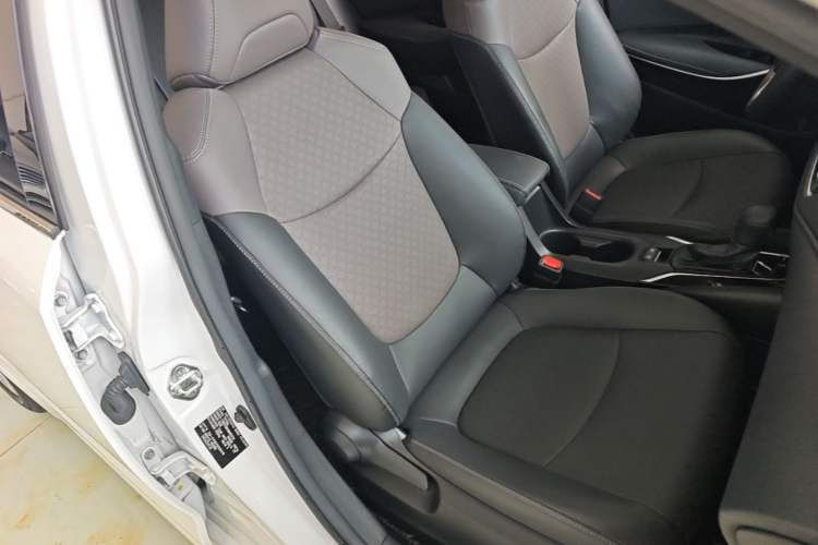 Used Toyota Allion 2022 2.0L Zunyue Edition Right Front Seat