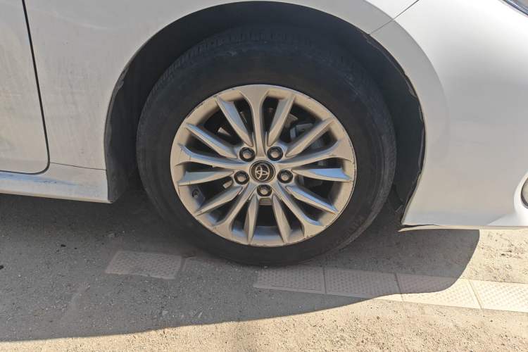 Used Toyota Allion 2022 2.0L Elite Edition Right Front Wheel Hub