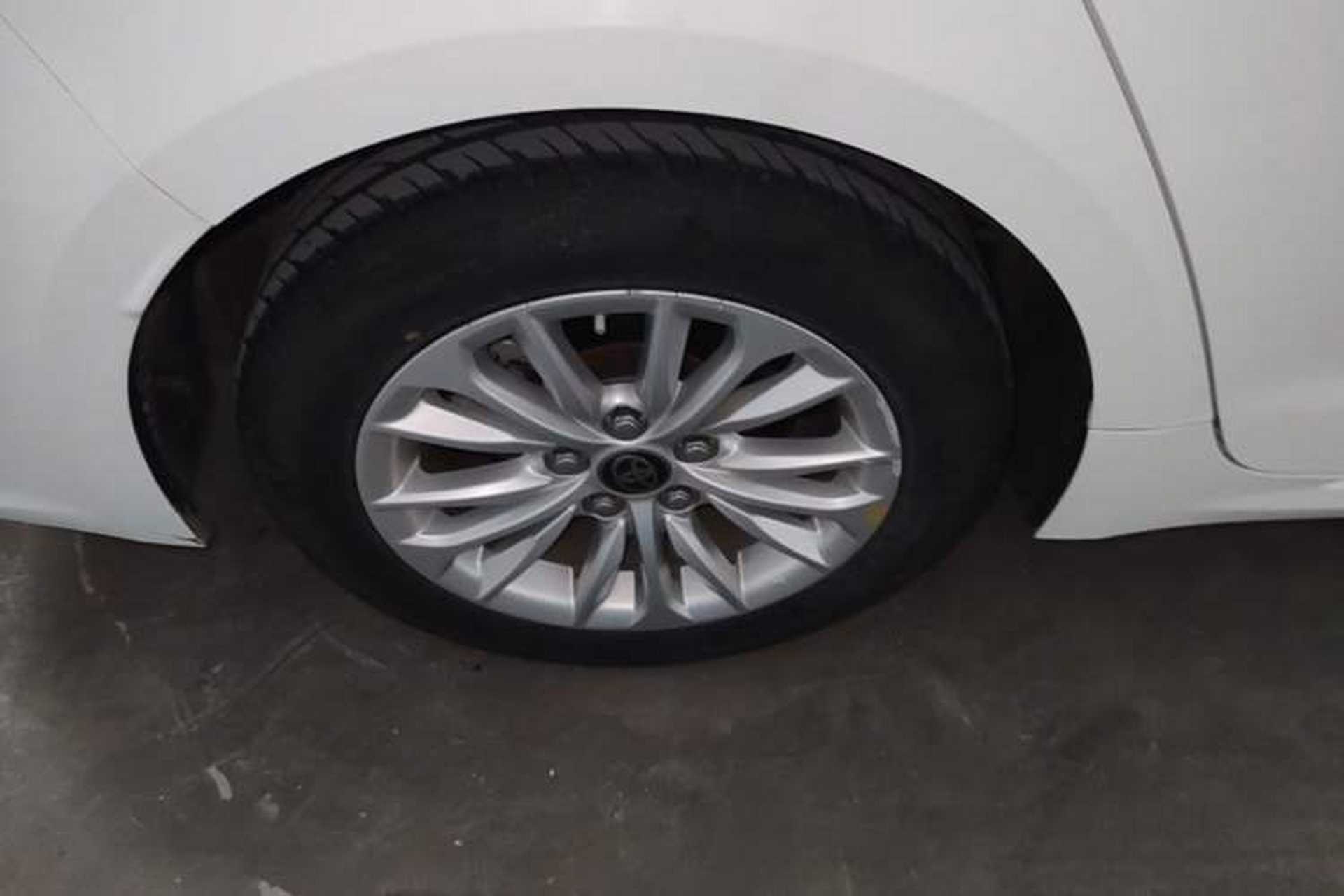 Used Toyota Allion 2022 2.0L Elite Edition Right Rear Wheel Hub
