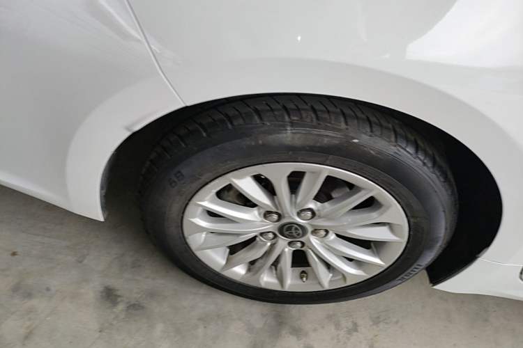 Used Toyota Allion 2022 2.0L Elite Edition Right Rear Wheel Hub