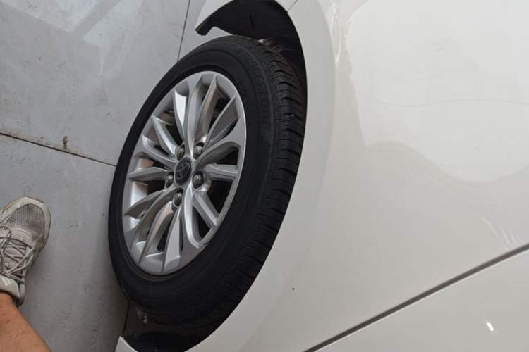 Used Toyota Allion 2022 2.0L Elite Edition Right Rear Wheel Hub