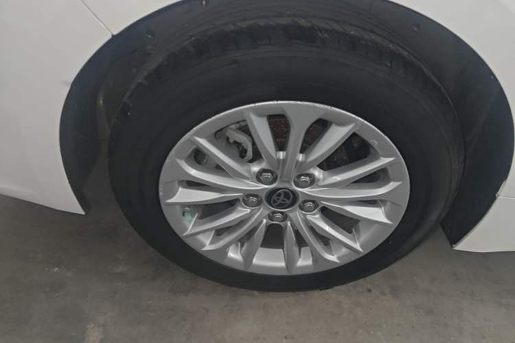 Used Toyota Allion 2022 2.0L Elite Edition Right Rear Wheel Hub