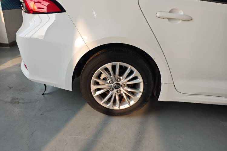 Used Toyota Allion 2022 2.0L Pioneer Edition Right Rear Wheel Hub
