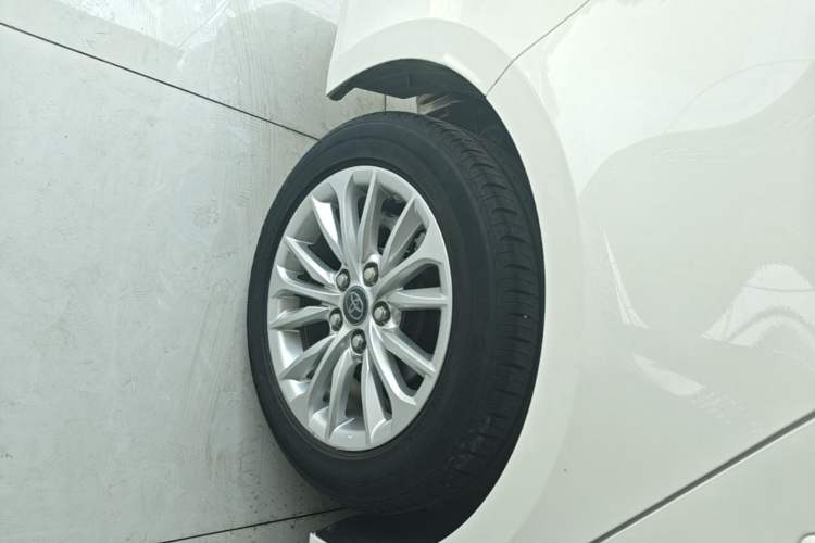 Used Toyota Allion 2022 2.0L Elite Edition Right Rear Wheel Hub