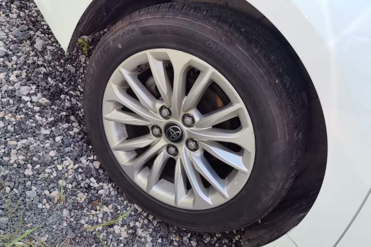 Used Toyota Allion 2022 2.0L Elite Edition Right Rear Wheel Hub