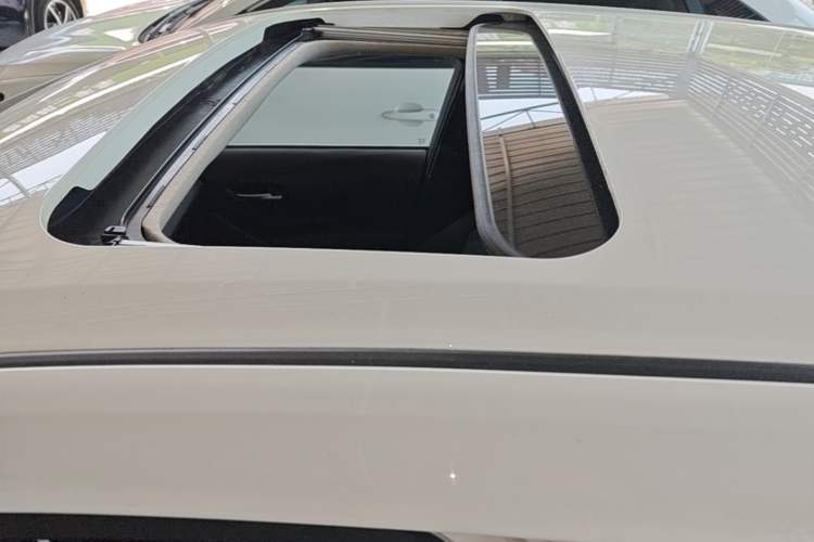 Used Toyota Allion 2022 2.0L Elite Edition Roof