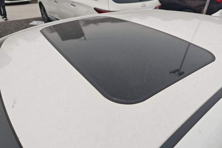 Used Toyota Allion 2022 2.0L Elite Edition Roof