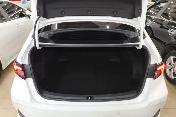 Used Toyota Allion 2022 2.0L Zunyue Edition Trunk