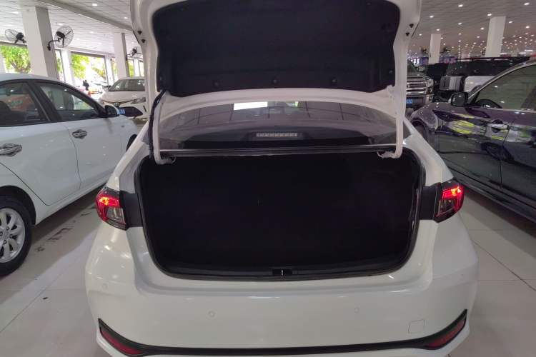 Used Toyota Allion 2022 2.0L Elite Edition Trunk