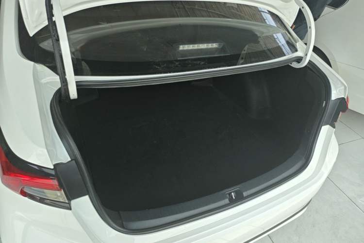 Used Toyota Allion 2022 2.0L Elite Edition Trunk