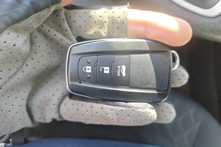 Used Toyota Allion 2022 2.0L Elite Edition Vehicle Key