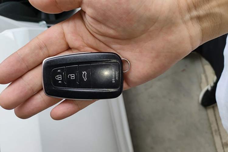 Used Toyota Allion 2022 2.0L Elite Edition Vehicle Key