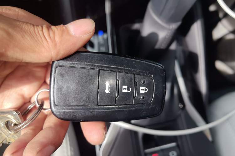 Used Toyota Allion 2022 2.0L Elite Edition Vehicle Key