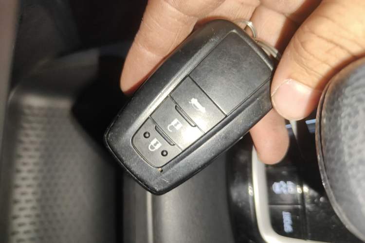 Used Toyota Allion 2022 2.0L Elite Edition Vehicle Key