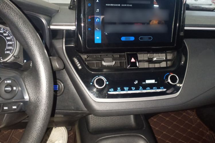 Used Toyota Allion 2023 2.0L Elite Edition Center Console