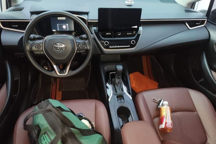 Used Toyota Allion 2023 2.0L Pioneer Edition Center Console