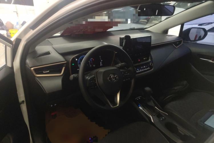 Used Toyota Allion 2023 2.0L Elite Edition Center Console