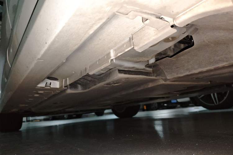 Used Toyota Allion 2023 2.0L Pioneer Edition Chassis Rear Left