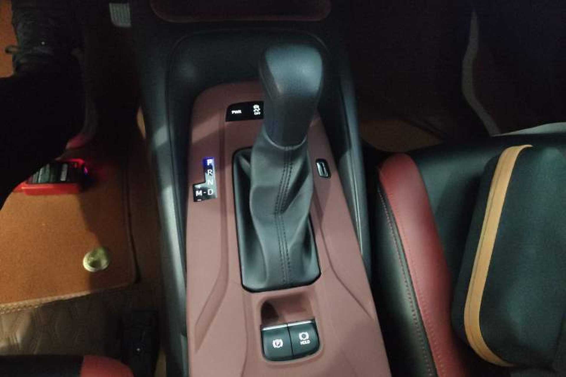 Used Toyota Allion 2023 2.0L Elite Edition Gear Lever