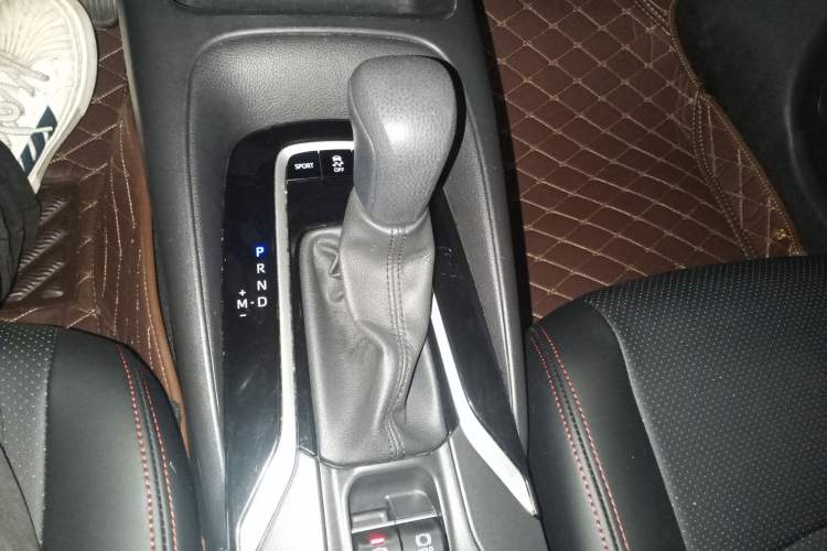 Used Toyota Allion 2023 2.0L Elite Edition Gear Lever