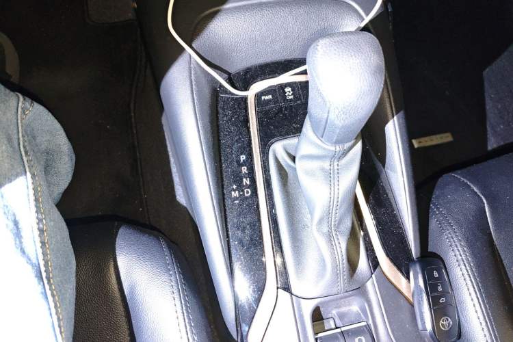 Used Toyota Allion 2023 2.0L Pioneer Edition Gear Lever