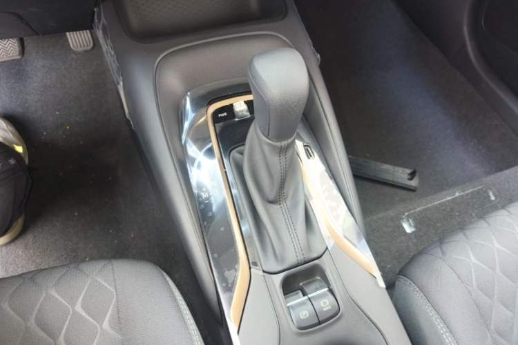 Used Toyota Allion 2023 2.0L Pioneer Edition Gear Lever